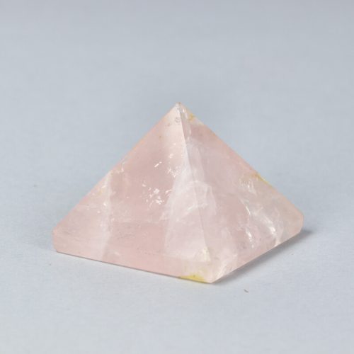 Rózsakvarc piramis, 3,5x3,5 cm, 3 cm magas