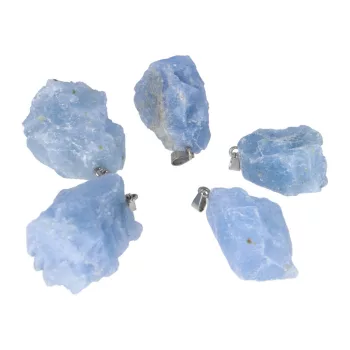 Kianit nyers medál, kb. 30-35x20 mm