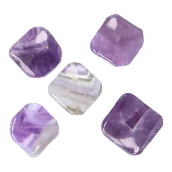  Ametiszt, négyzet, hullámos, kicsi, átlósan fúrt, 15x15 mm