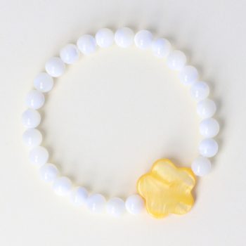 Gyöngyház, golyós, 6 mm, karkötő sárga virággal