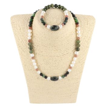   "Szerelem gyümölcse" - fehér tenyésztett gyöngy ékszerszett, rubinos zoizittal