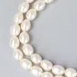 Rizsszemű, fehér tenyésztett gyöngy nyaklánc, 6-6,5 mm, 45 cm