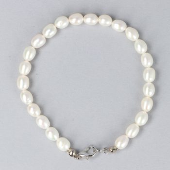   Rizsszemű, fehér tenyésztett gyöngy karkötő, 5-6 mm (AA)